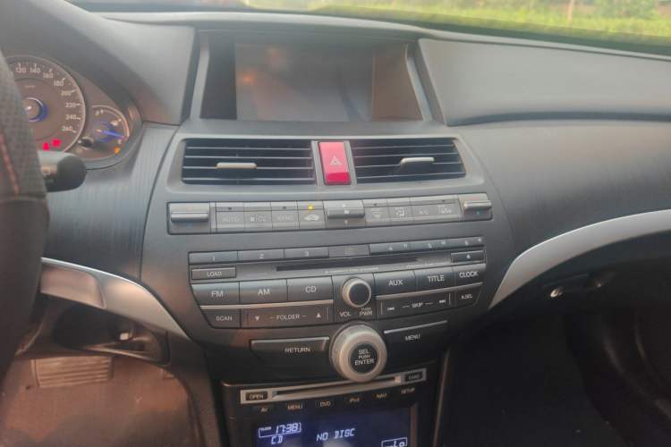 Used Honda Crosstour 2012 2.4L Luxury Edition Audio And AC Panel
