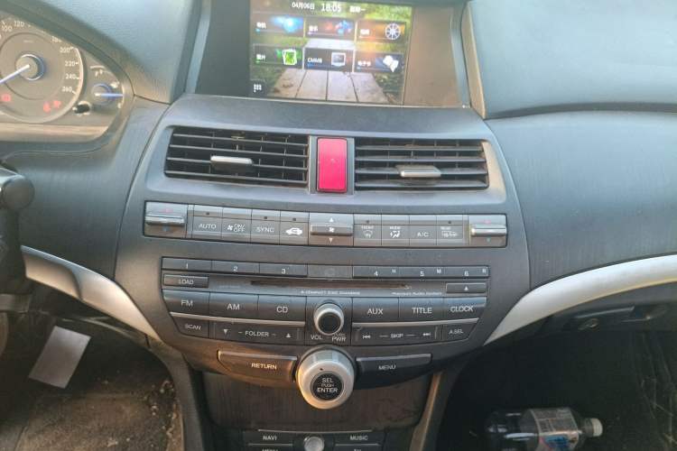 Used Honda Crosstour 2012 2.4L Luxury Edition Audio And AC Panel