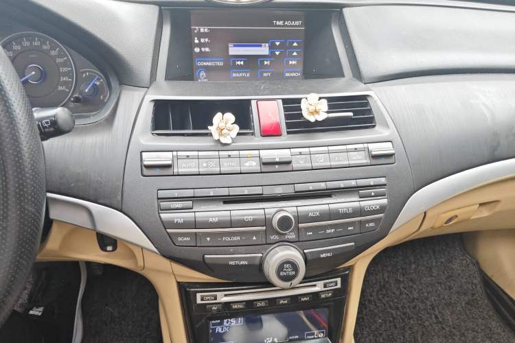 Used Honda Crosstour 2012 2.4L Luxury Edition Audio And AC Panel
