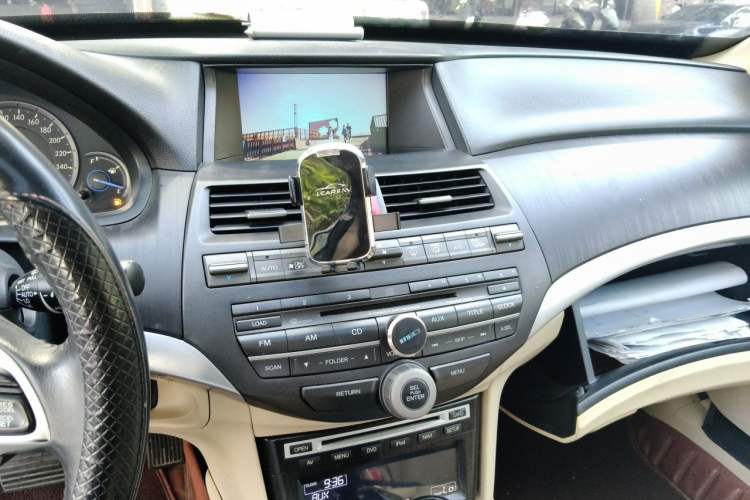 Used Honda Crosstour 2012 2.4L Luxury Edition Audio And AC Panel