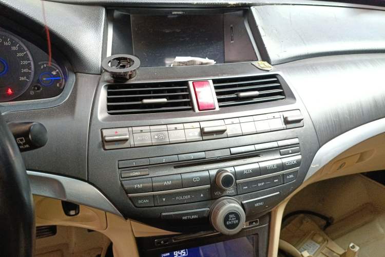 Used Honda Crosstour 2012 2.4L Luxury Edition Audio And AC Panel