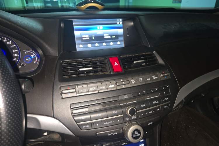 Used Honda Crosstour 2012 2.4L Luxury Edition Audio And AC Panel