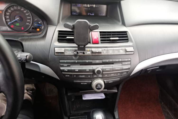 Used Honda Crosstour 2012 2.4L Luxury Edition Audio And AC Panel
