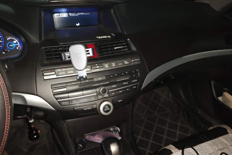 Used Honda Crosstour 2012 2.4L Luxury Edition Audio And AC Panel