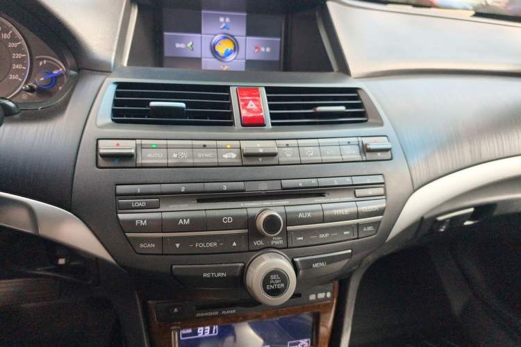 Used Honda Crosstour 2012 2.4L Luxury Edition Audio And AC Panel