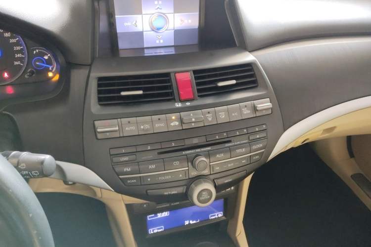 Used Honda Crosstour 2012 2.4L Luxury Edition Audio And AC Panel