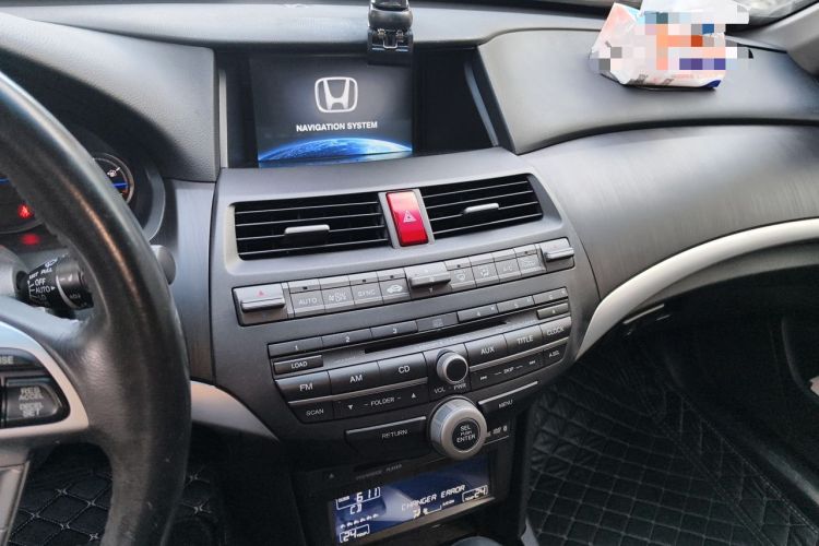 Used Honda Crosstour 2012 2.4L Luxury Edition Audio And AC Panel