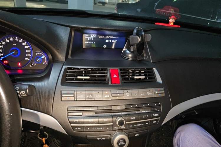 Used Honda Crosstour 2012 2.4L Luxury Edition Audio And AC Panel
