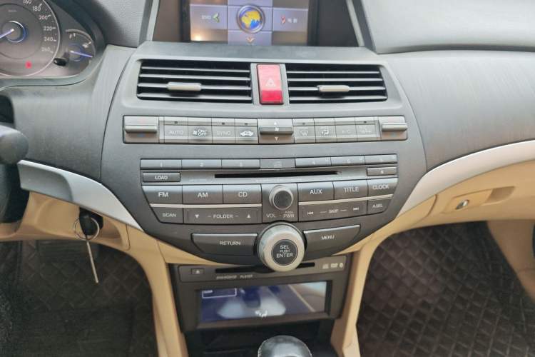 Used Honda Crosstour 2012 2.4L Luxury Edition Audio And AC Panel