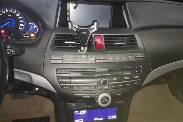 Used Honda Crosstour 2012 2.4L Luxury Edition Audio And AC Panel
