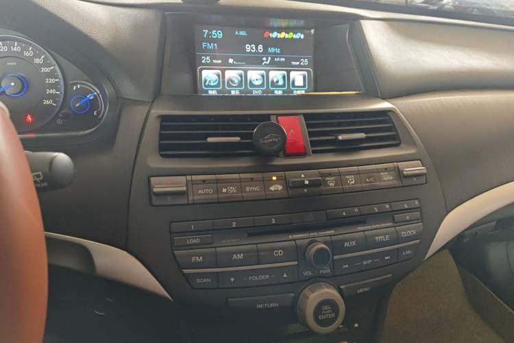 Used Honda Crosstour 2012 2.4L Luxury Edition Audio And AC Panel