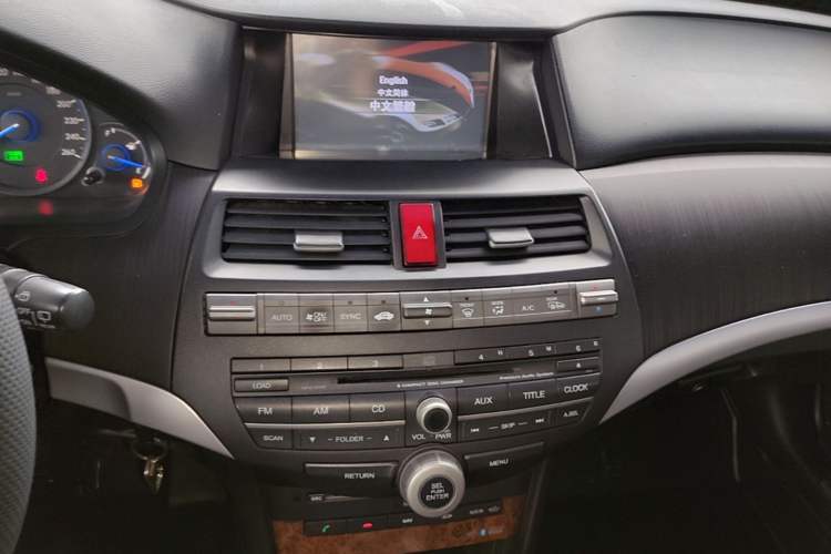 Used Honda Crosstour 2012 2.4L Luxury Edition Audio And AC Panel