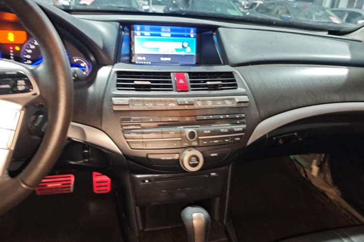 Used Honda Crosstour 2012 2.4L Luxury Edition Audio And AC Panel