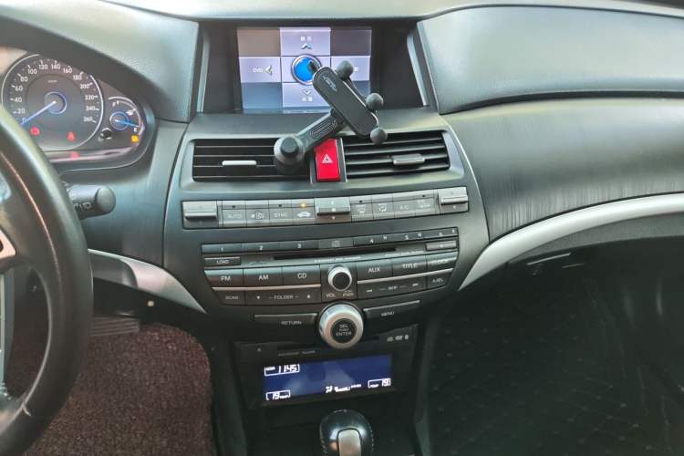 Used Honda Crosstour 2012 2.4L Luxury Edition Audio And AC Panel