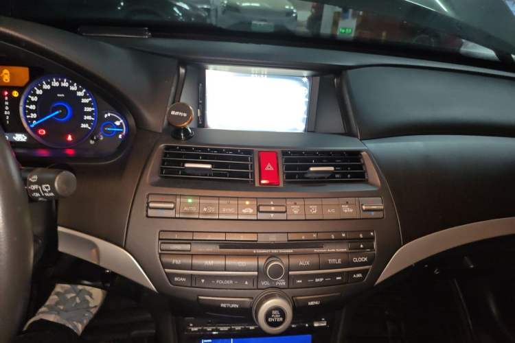 Used Honda Crosstour 2012 2.4L Luxury Edition Audio And AC Panel