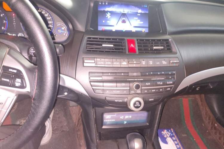 Used Honda Crosstour 2012 2.4L Luxury Edition Audio And AC Panel