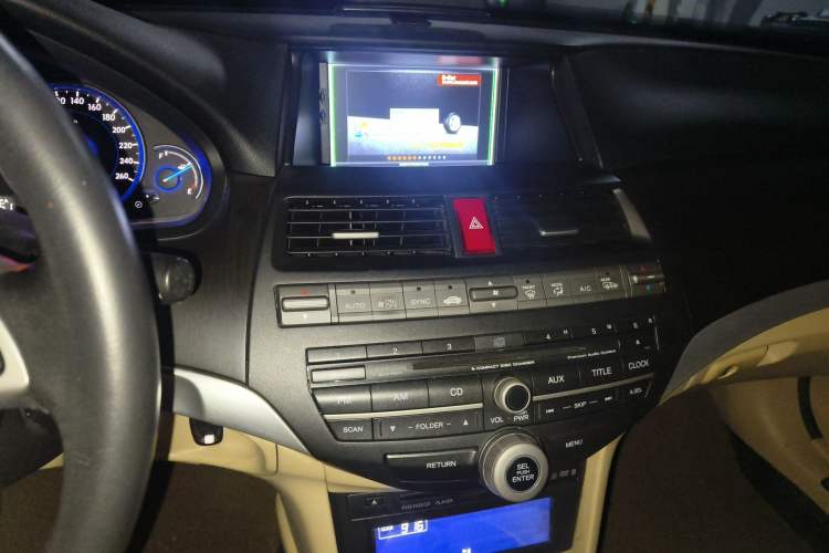 Used Honda Crosstour 2012 2.4L Luxury Edition Audio And AC Panel