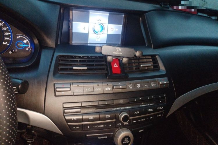 Used Honda Crosstour 2012 2.4L Luxury Edition Audio And AC Panel