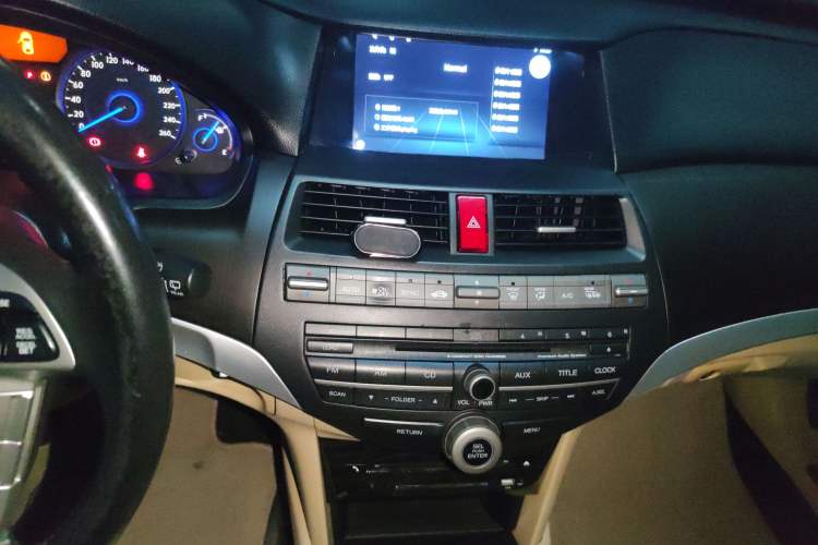 Used Honda Crosstour 2012 2.4L Luxury Edition Audio And AC Panel