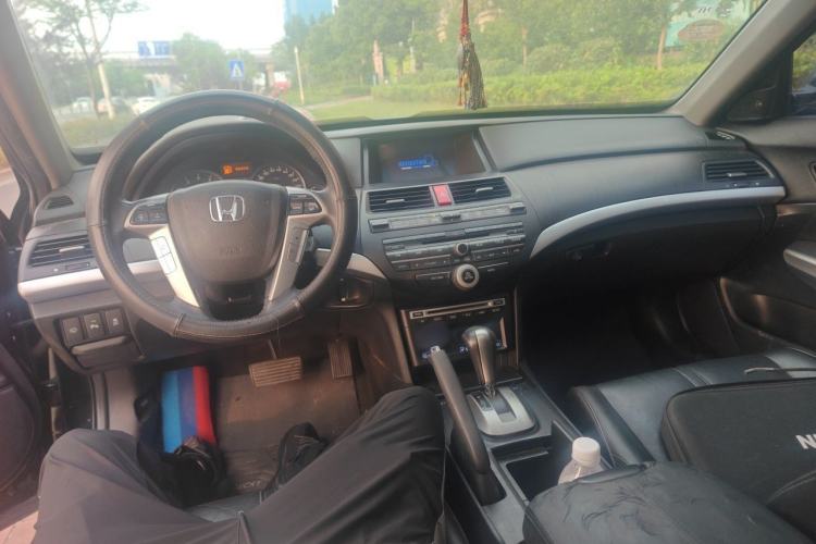 Used Honda Crosstour 2012 2.4L Luxury Edition Center Console