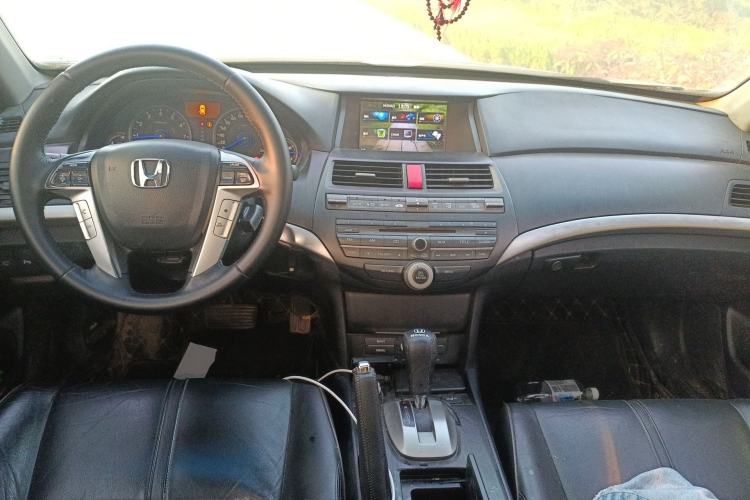 Used Honda Crosstour 2012 2.4L Luxury Edition Center Console