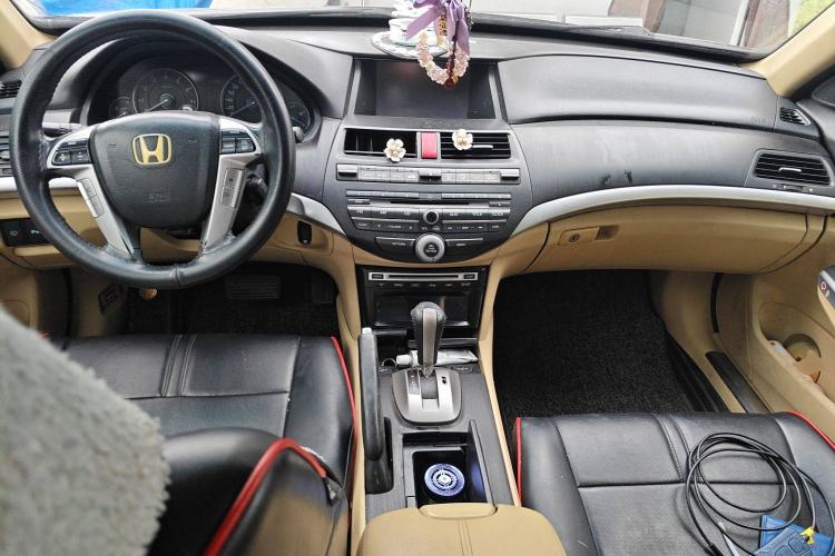 Used Honda Crosstour 2012 2.4L Luxury Edition Center Console