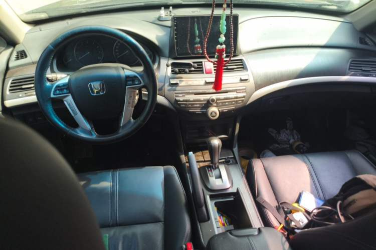 Used Honda Crosstour 2012 2.4L Luxury Edition Center Console