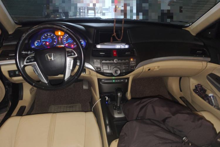 Used Honda Crosstour 2012 2.4L Luxury Edition Center Console