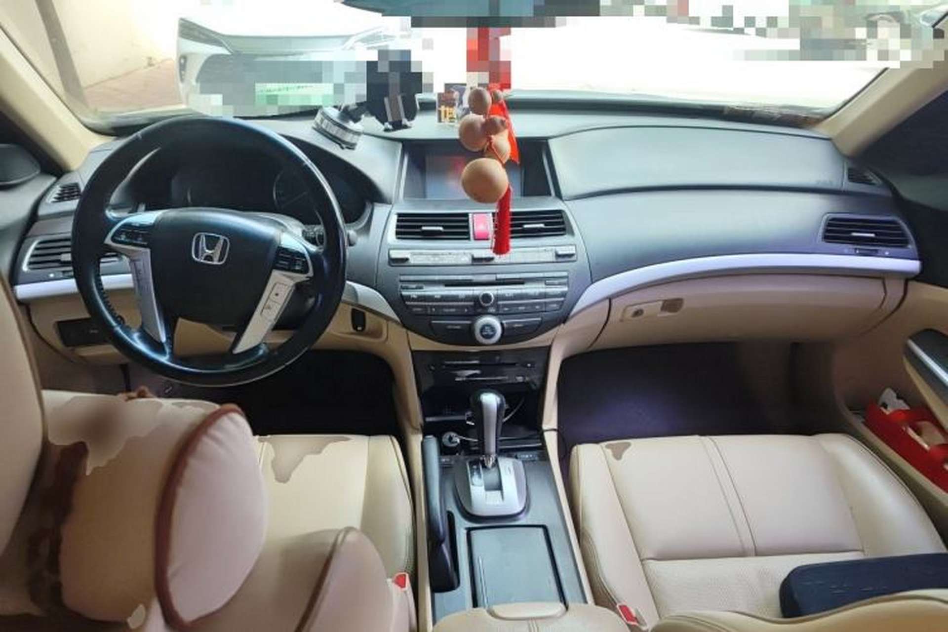Used Honda Crosstour 2012 2.4L Luxury Edition Center Console