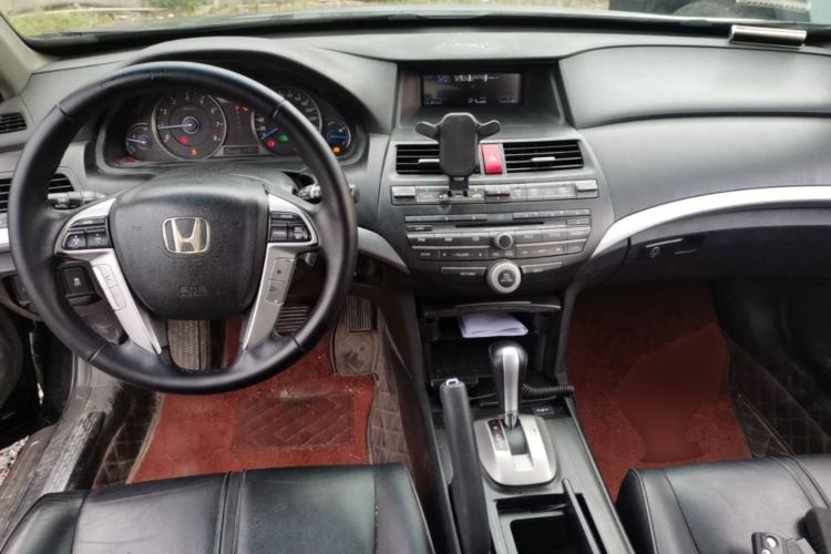 Used Honda Crosstour 2012 2.4L Luxury Edition Center Console