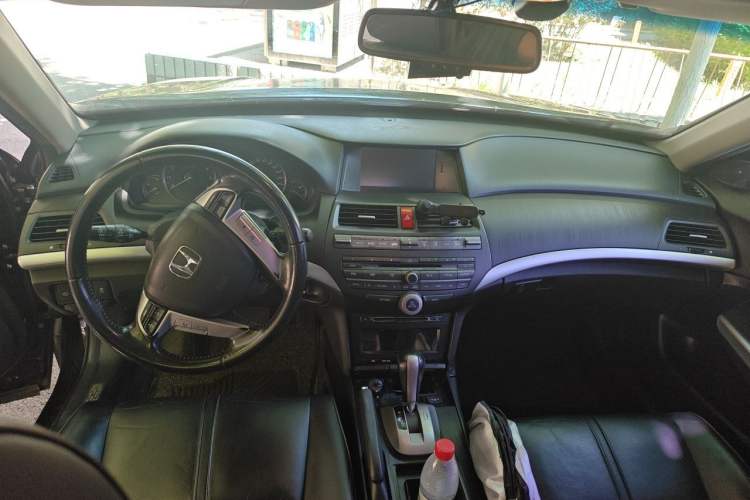 Used Honda Crosstour 2012 2.4L Luxury Edition Center Console
