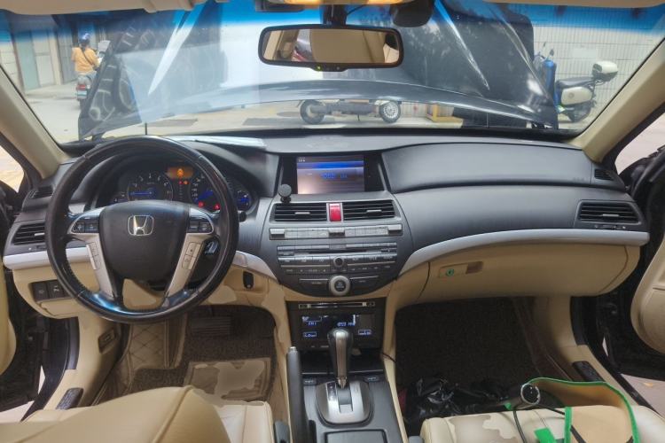 Used Honda Crosstour 2012 2.4L Luxury Edition Center Console