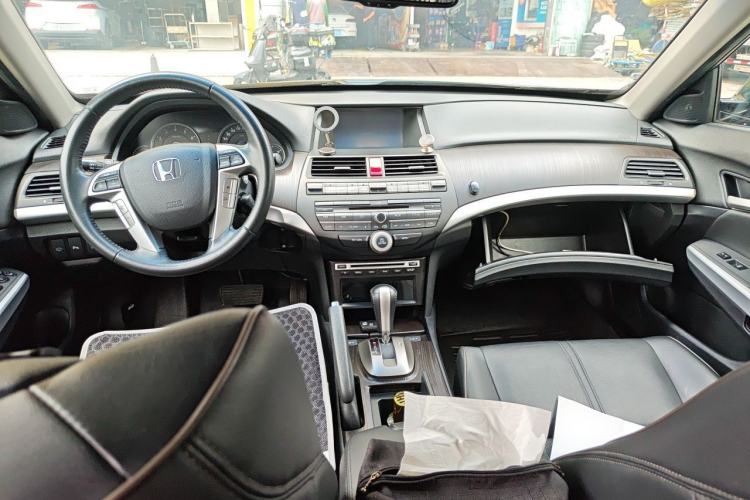 Used Honda Crosstour 2012 2.4L Luxury Edition Center Console