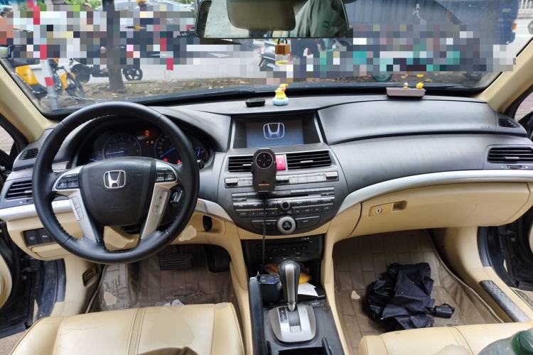 Used Honda Crosstour 2012 2.4L Luxury Edition Center Console