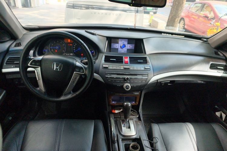 Used Honda Crosstour 2012 2.4L Luxury Edition Center Console
