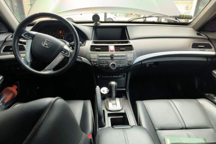 Used Honda Crosstour 2012 2.4L Prestige Edition Center Console
