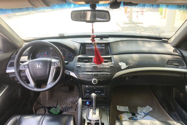 Used Honda Crosstour 2012 2.4L Luxury Edition Center Console