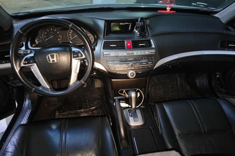 Used Honda Crosstour 2012 2.4L Luxury Edition Center Console