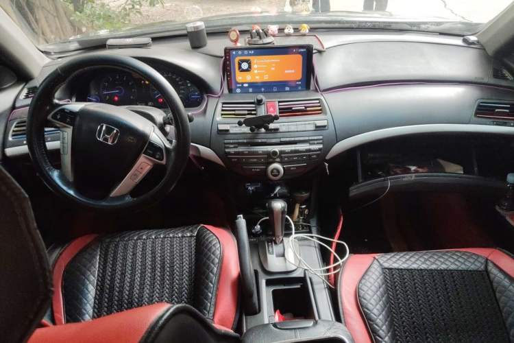 Used Honda Crosstour 2012 2.4L Luxury Edition Center Console