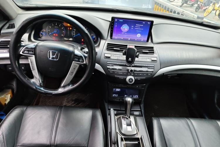 Used Honda Crosstour 2012 2.4L Luxury Edition Center Console