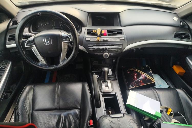 Used Honda Crosstour 2012 2.4L Luxury Edition Center Console
