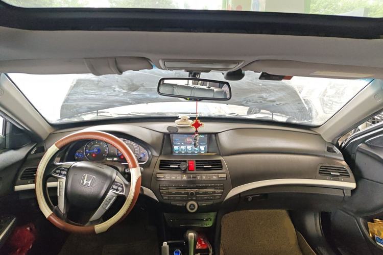 Used Honda Crosstour 2012 2.4L Luxury Edition Center Console