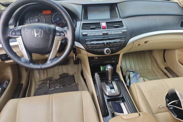 Used Honda Crosstour 2012 2.4L Luxury Edition Center Console