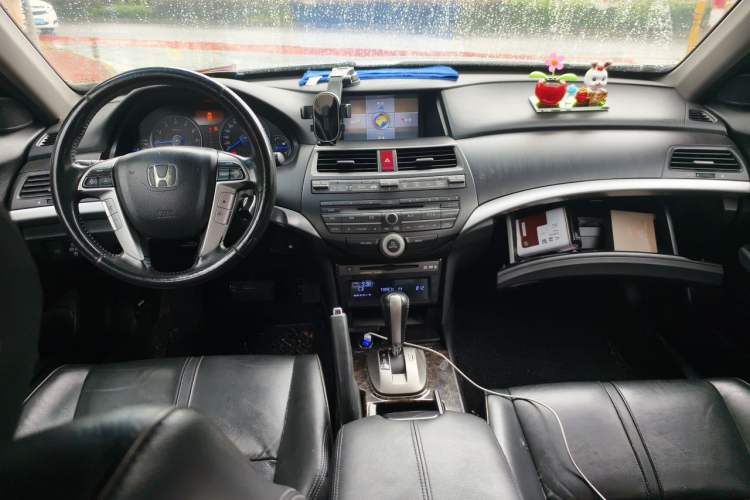 Used Honda Crosstour 2012 2.4L Luxury Edition Center Console