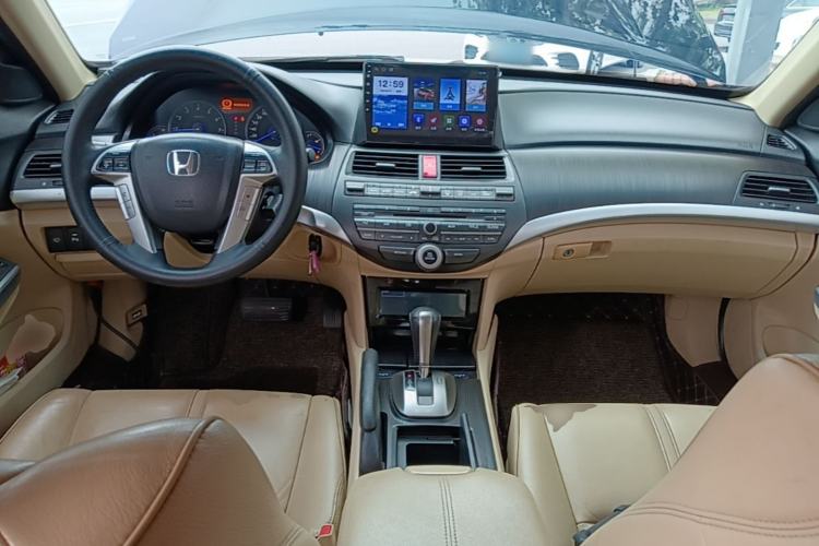 Used Honda Crosstour 2012 2.4L Luxury Edition Center Console