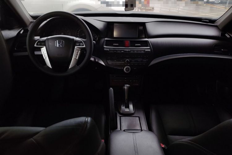 Used Honda Crosstour 2012 2.4L Luxury Edition Center Console