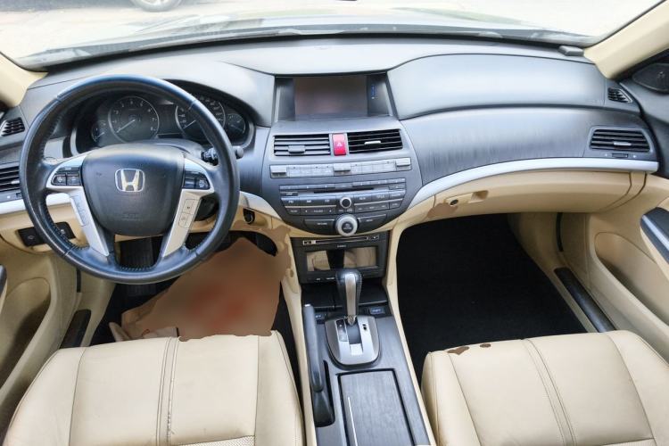 Used Honda Crosstour 2012 2.4L Luxury Edition Center Console