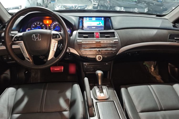 Used Honda Crosstour 2012 2.4L Luxury Edition Center Console