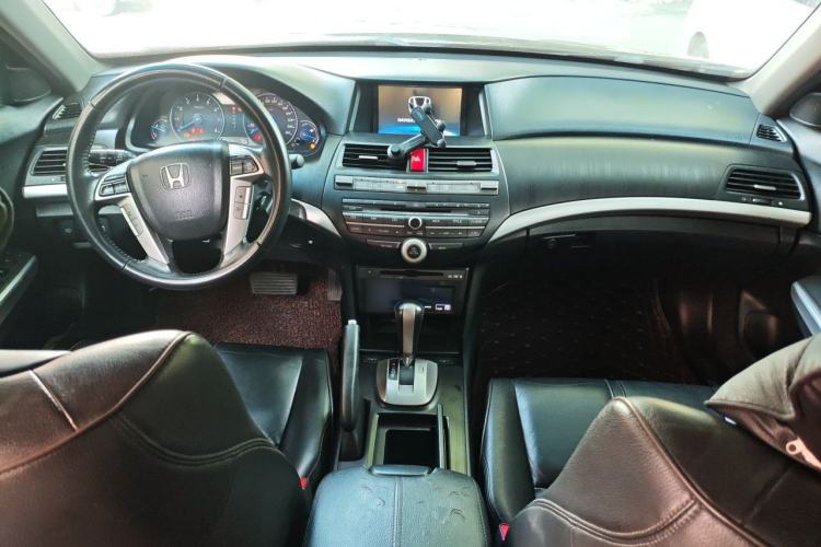 Used Honda Crosstour 2012 2.4L Luxury Edition Center Console