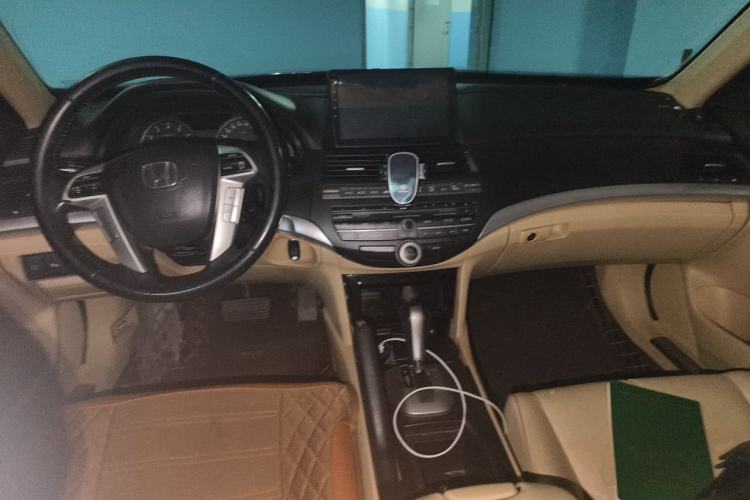 Used Honda Crosstour 2012 2.4L Luxury Edition Center Console